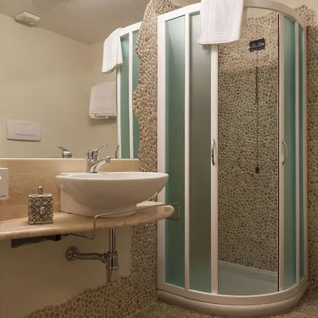 Bluebay Colle Della Trinità 4*