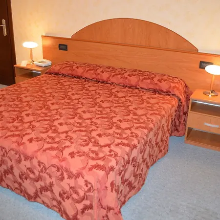 فندق Bluebay Colle Della Trinita Perugia 4*
