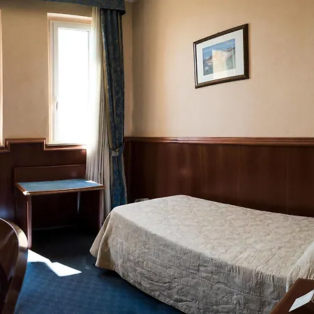 Bluebay Colle Della Trinita Perugia Otel 4*